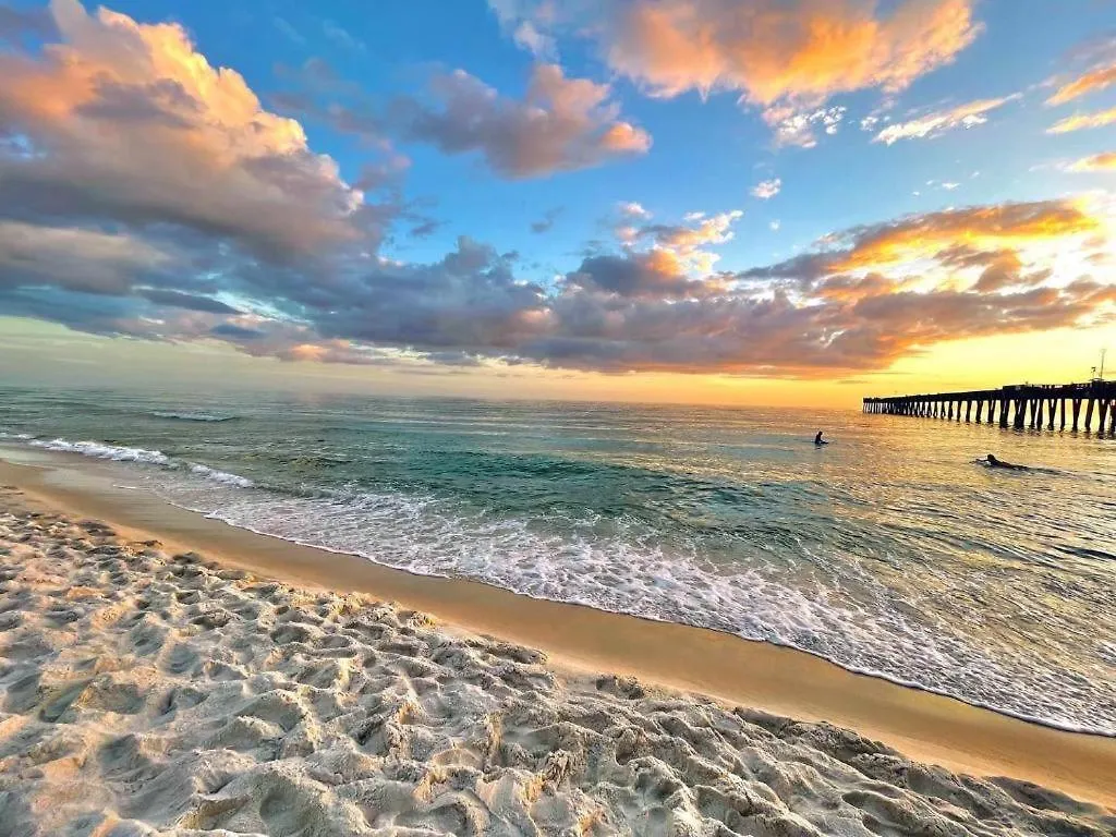 Holiday home Calypso 3 New Relax Unwind Luxury Pcb Next To Pier Park 3 Bed 2 Bath Pool Hot Tub Tikki Bar Villa Panama City Beach