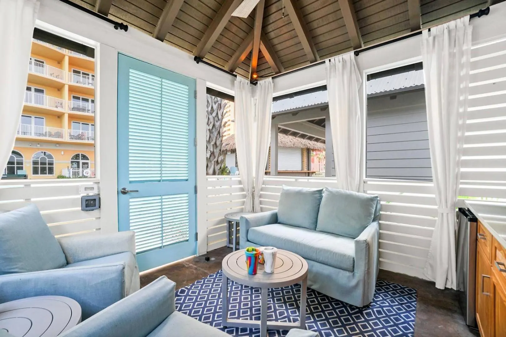 Calypso 3 New Relax Unwind Luxury Pcb Next To Pier Park 3 Bed 2 Bath Pool Hot Tub Tikki Bar Villa Panama City Beach Holiday home