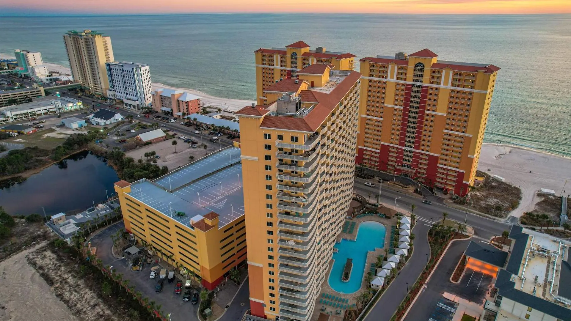 Dom wakacyjny Willa Calypso 3 New Relax Unwind Luxury Pcb Next To Pier Park 3 Bed 2 Bath Pool Hot Tub Tikki Bar Panama City Beach